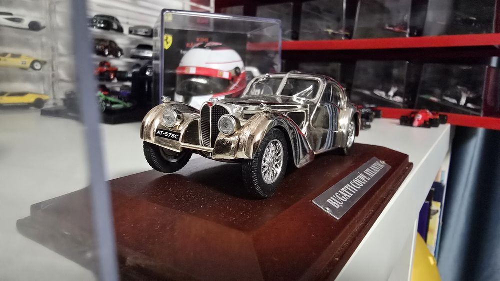 Bugatti Atlantic - Silver Cars Collection