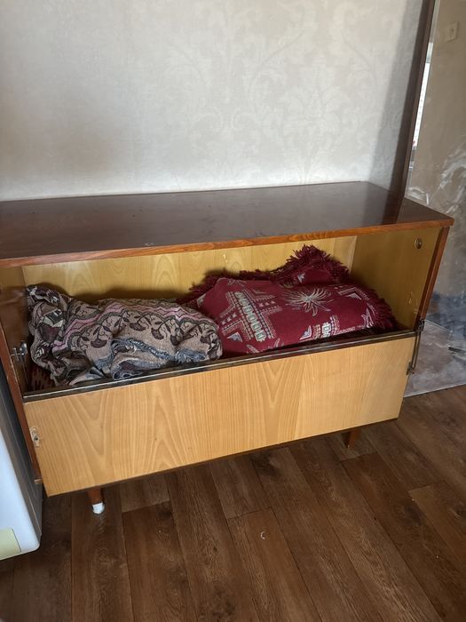 Камод на ножках