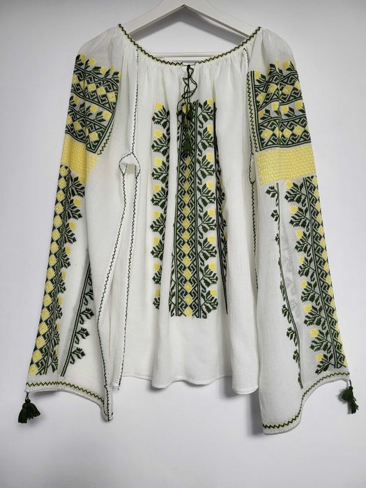 Ie/II tradiționale cusute  100% manual