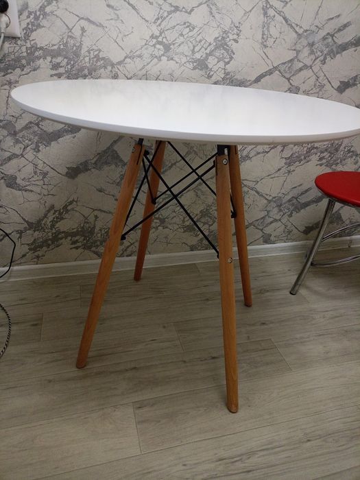 Кухонный стол круглый