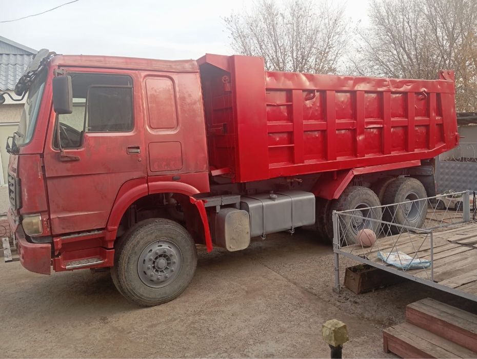 HOWO HW76 Самосвал
