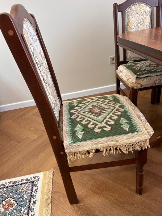 Продам стол с 8 стульями