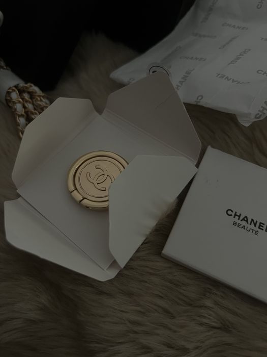 Налична чанта тип портмоне и държач Chanel