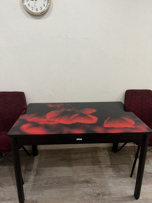 Продам стол кухоный