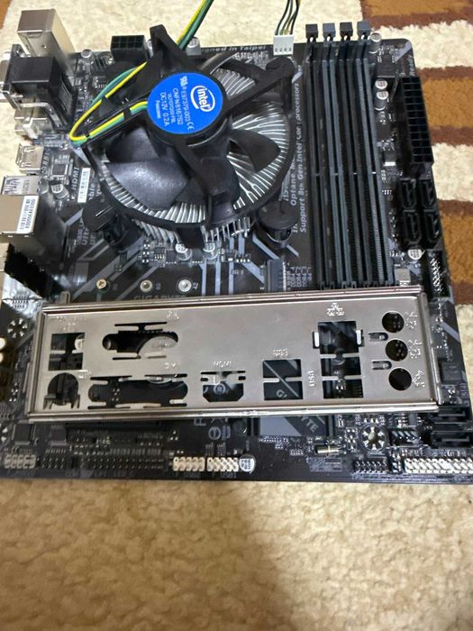 kit placa baza B360M DS3H + i3 8100