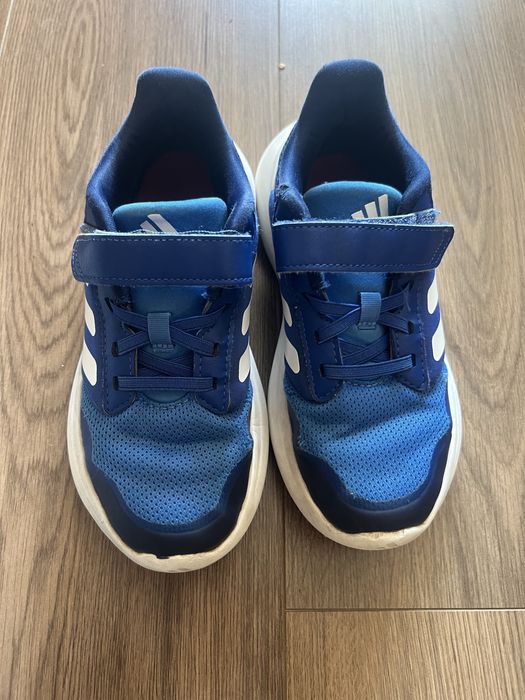 Маратонки adidas