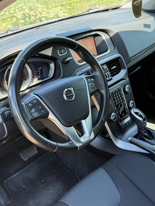 Volvo v40 2.0 automat