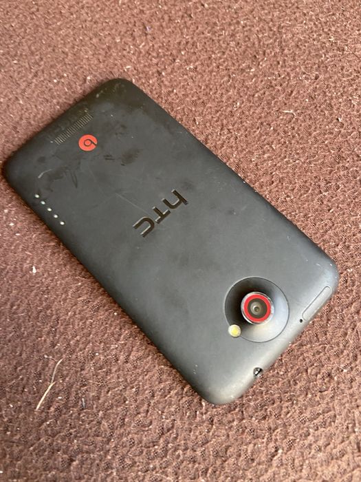 Телефон HTC One X +