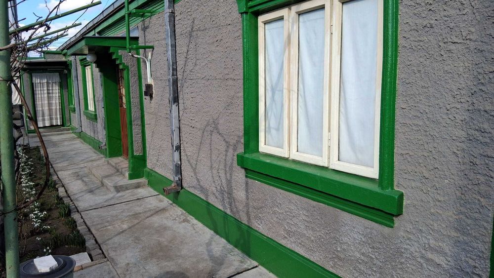 Vand casa la curte, cartier Lacu Dulce - langa Sos. Rm. Sarat