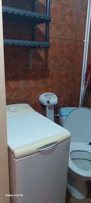 Închiriez garsoniera