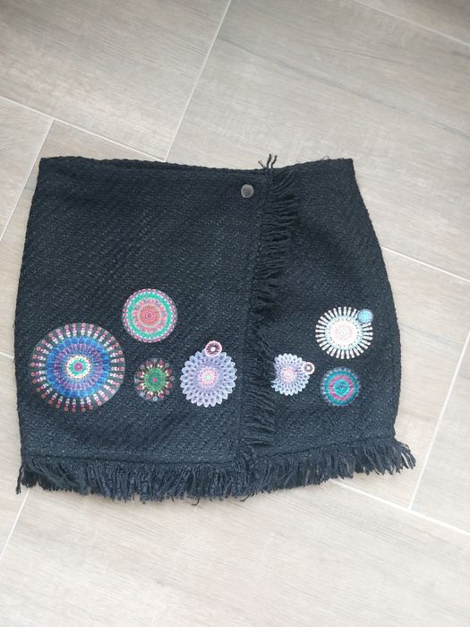 Дамска пола desigual, Levi's,pull&bear,stradivarius