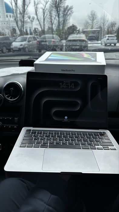 MacBook Pro M2 8/512 GB sotiladi