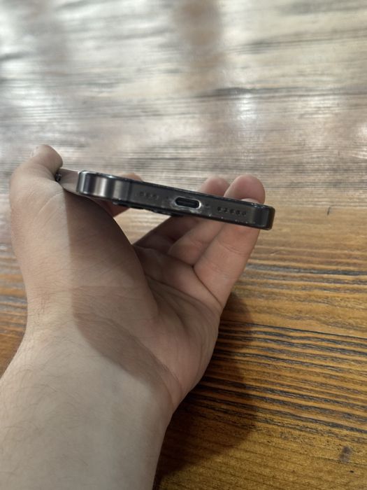 Iphone 15 pro 95% 256