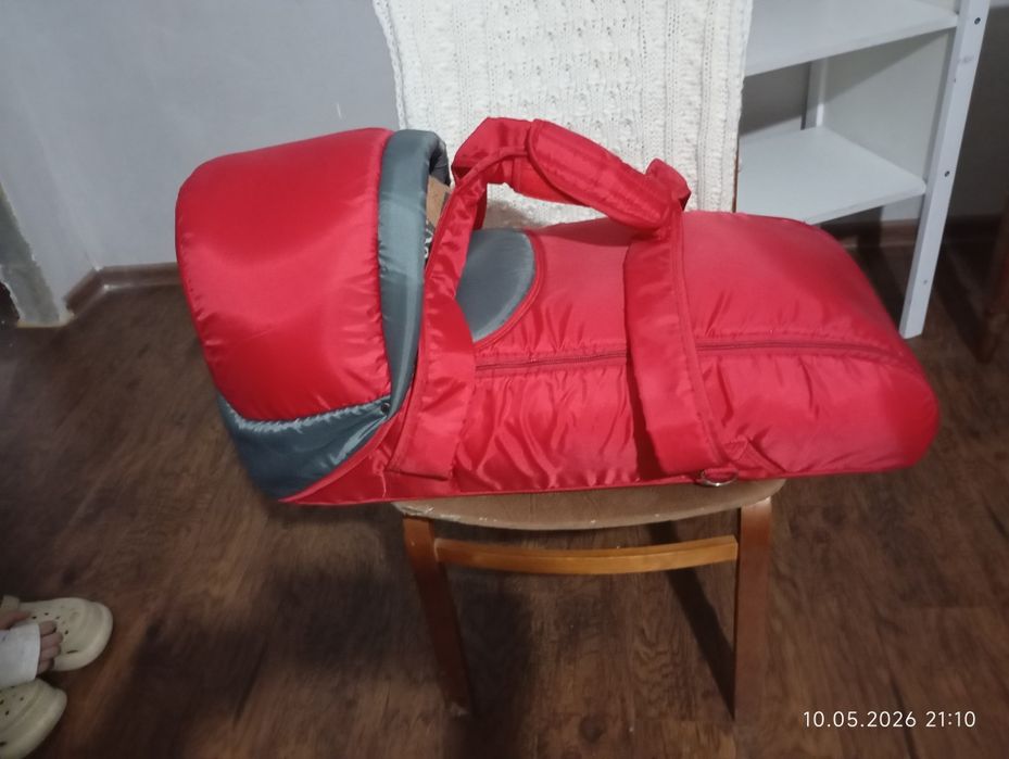 Продам детские коляски, ходунок, стульчик., и др.