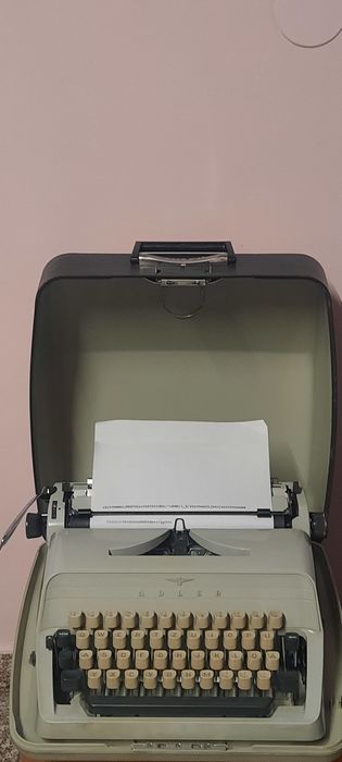 Mașină de scris Adler Gabrielle 10 impecabilă