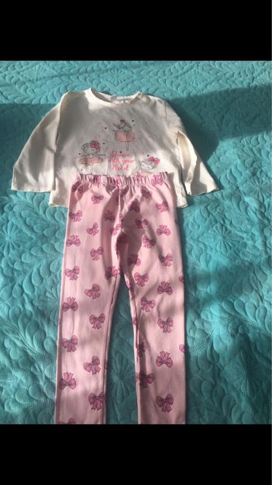 Vand salopete/ pijamale de dormit pentru copii.