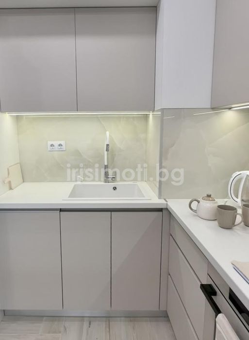 Дава се под наем Двустаен апартамент в София, Хладилника - 70 кв.м за 897.6 € - Снимка #3