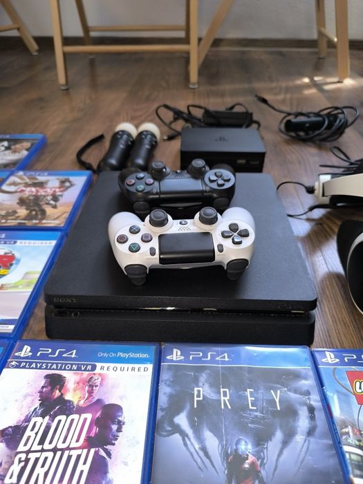 Play station 4 slim  PS4