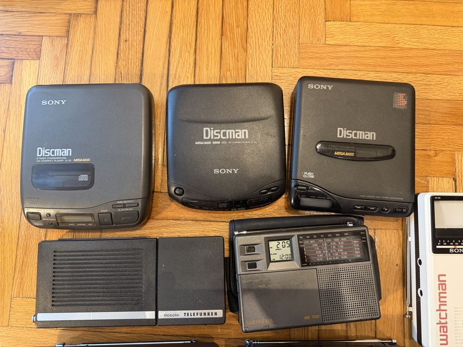 Radio uri de colectie Grundig Siemens Discman walkman radioamatori