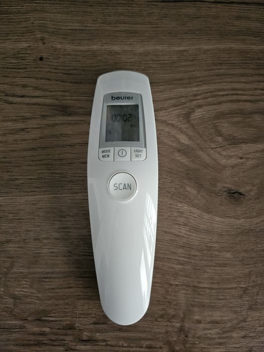 Termometru medical Beurer fara contact FT 90