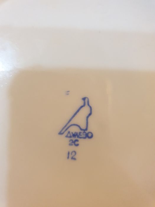 Большие тарелки.