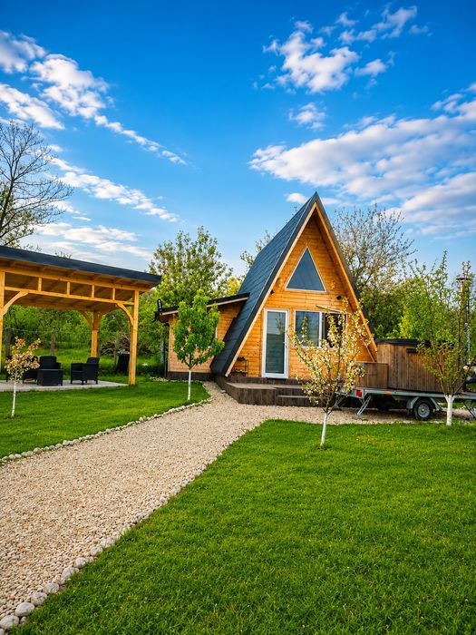 YRA Cabană A-frame cu ciubăr de inchiriat