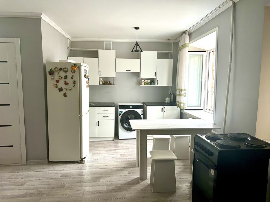 Продам 1 комнатную квартиру бывшее кафе