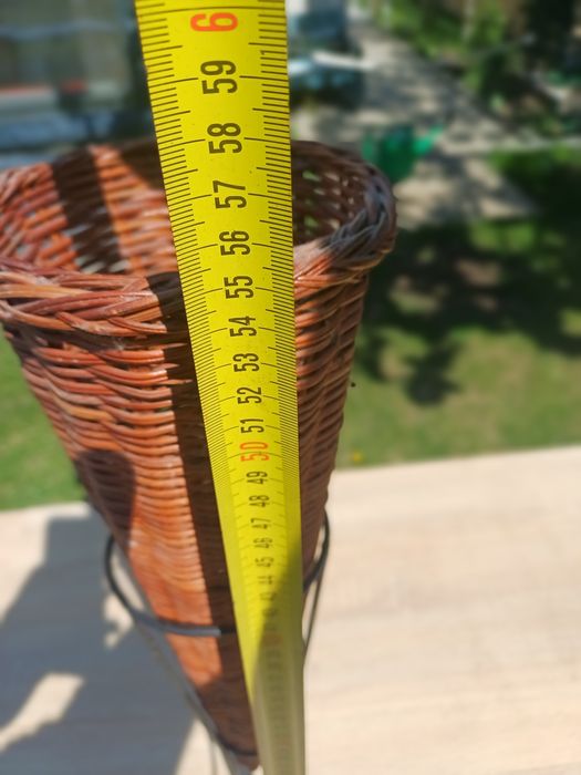 Vază decorativă conică
