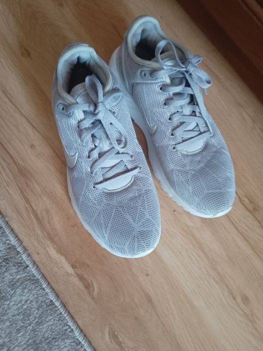 Дамски маратонки найк оригинални