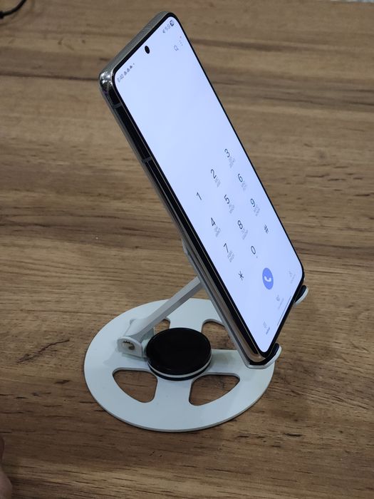 Samsung S21 в идеальном состоянии