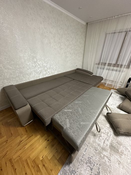 Продам угловой диван трансформер