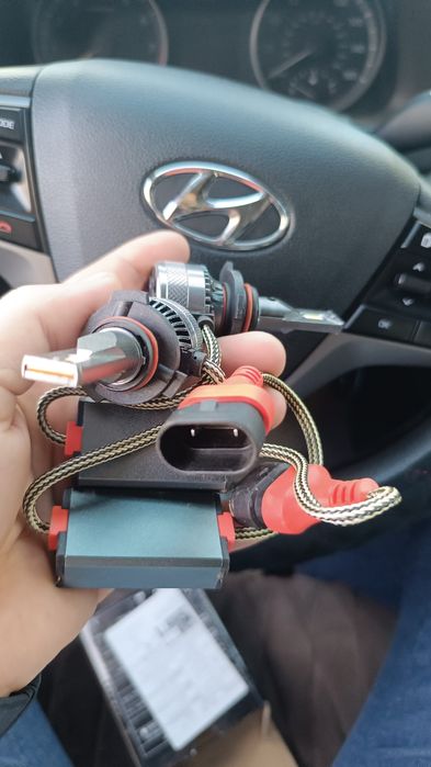 Лед лапочки цоколь HB3