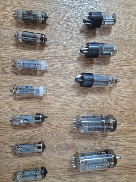 Лампы от радиостанции и телевизора