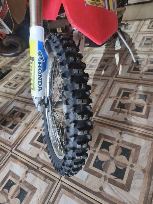 Vând Honda CRF250R - enduro