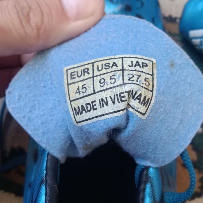 Футбольные бутсы без шипов