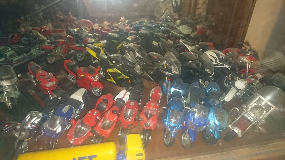 Colectie masinute (peste 1500 buc)