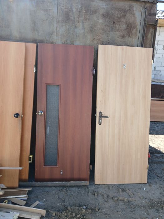 Продам межкомнатные деревянные двери