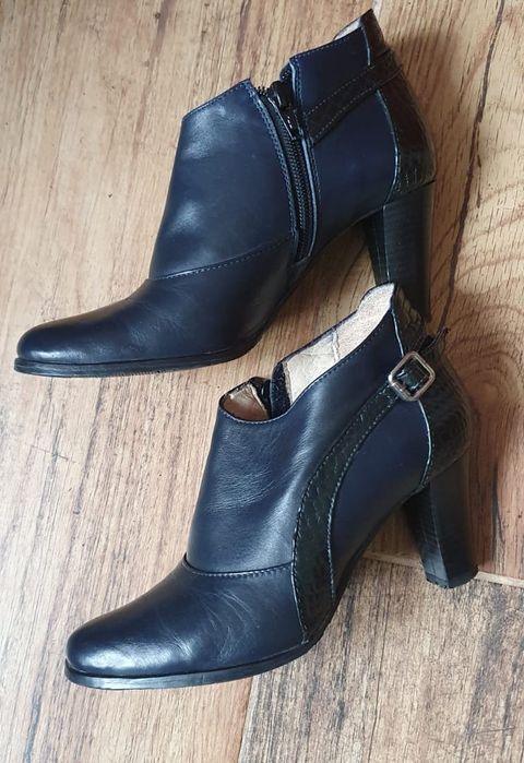 Ghete, botine  negre din piele naturala