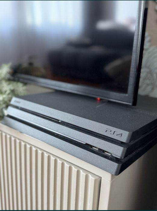 Пс 4 про 1тб с пломбой