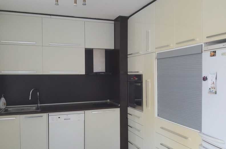 Дава се под наем Тристаен апартамент в Пловдив, Остромила - 90 кв.м за 316.2 € - Снимка #2