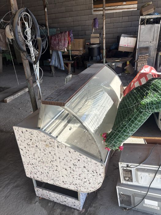 Летник, тапчан, шатер, холодильник для шашлыка.