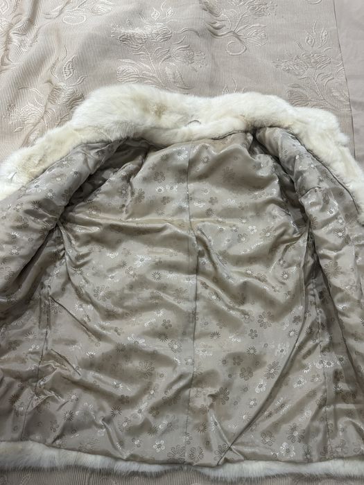 Шуба белого цвета