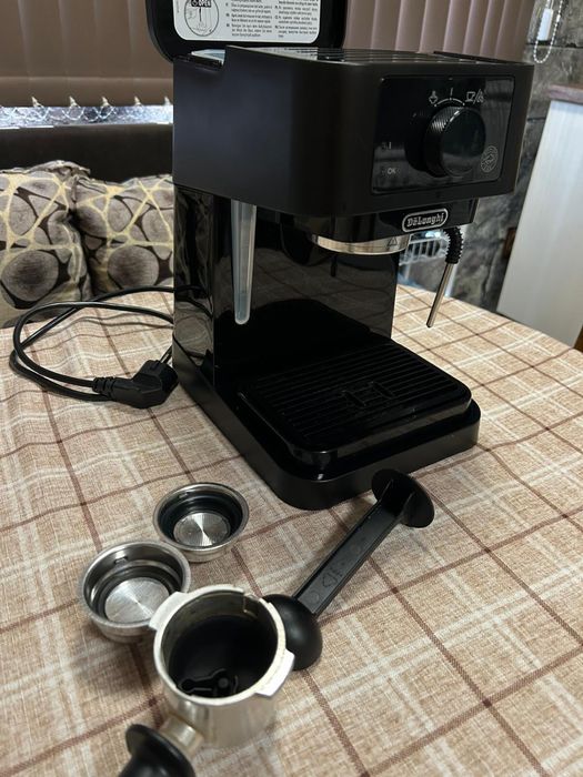 Кафемашина DeLonghi EC230.BK