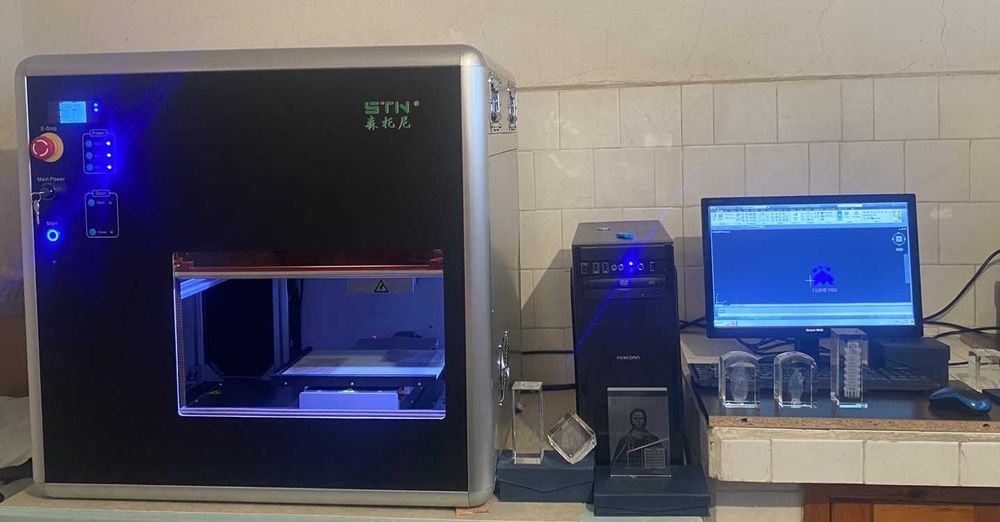 ПРОДАВАМ Професионална машина STN за 3D и 2D лазерно гравиране