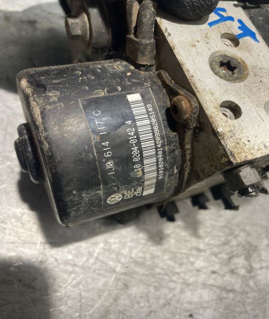 Pompa ABS 1J0 907 379 6 Volkswagen VW Golf a 4-a generatie