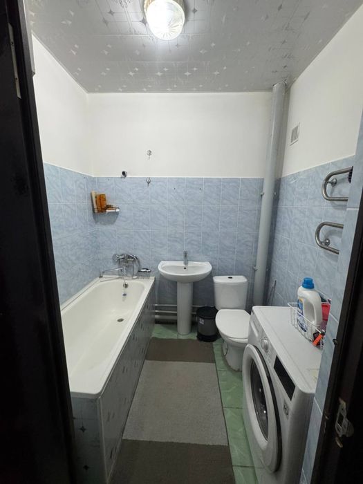 Sotiladi  Sergeli 7 A  2/2/7.  2 xona  metro 100 metor