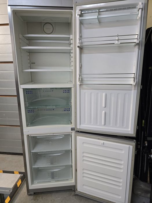 Хладилник с фризер LIEBHERR Premium Bio Fresh No Frost А +++