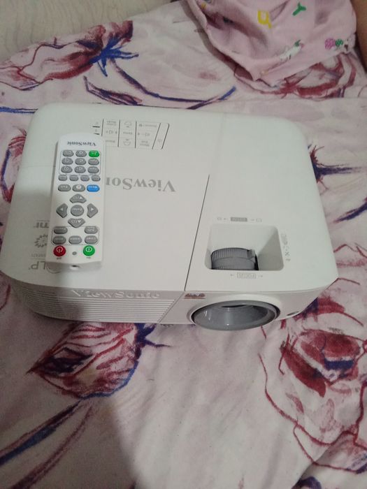 Продам проэктор  в хорошем состоянии
