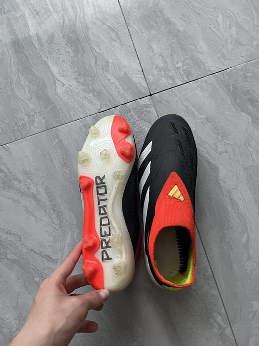 Футбольные бутсы адидас предатор