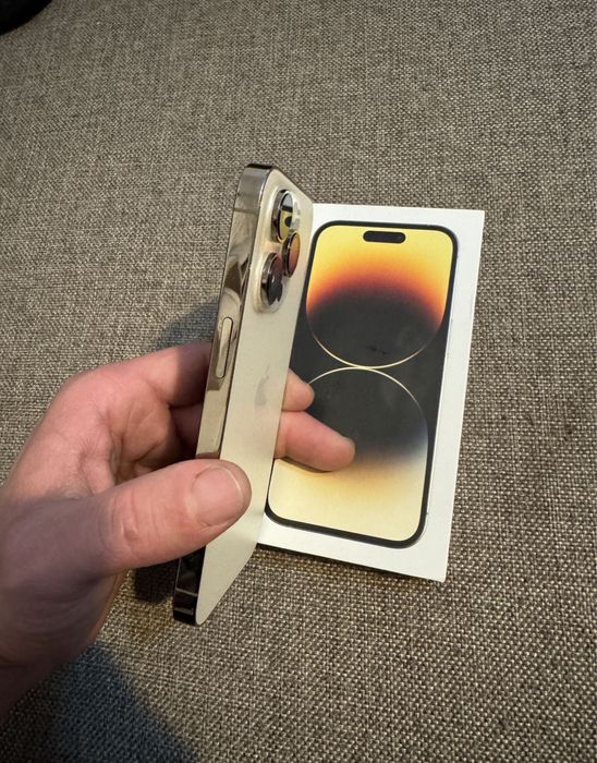 Vând ‘, IPhone 14 Pro Gold• Stare Foarte Bună